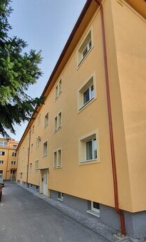 2 izbový tehlový byt na prenájom - centrum - Janouškova