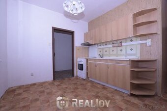 Ponúkame na predaj 3,5 izbový byt s loggiou
