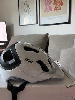 Prilba POC AXION