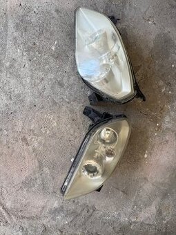 Opel tigra predné svetlá