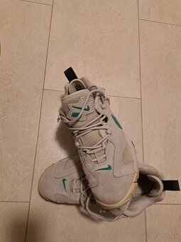 Nike air barrage