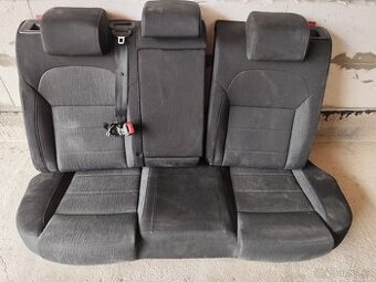 Predám zadné sedačky na Škoda Superb 3