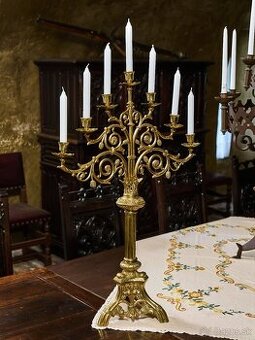 Párové neogotické mosadzné svietniky z 19. storočia - výška