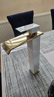 Umývadlová batéria 30cm vysoká bielo-zlatá luxusná