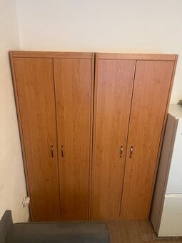 Šatníkové skrine, policová skriňa