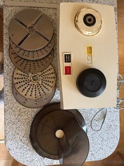 Retro kuchynský krájač ETA – funkčný + príslušenstvo