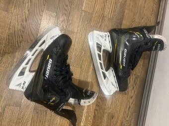 korčule Bauer Supreme M5 PRO