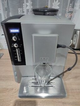 Predám automaticky kávovar DeLonghi EQ5