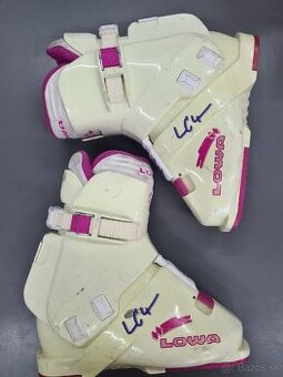 Lyžiarky v. 41, zn. Lowa