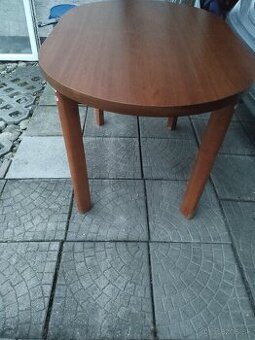 Predám oválny stôl