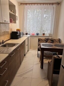 Na predaj 3 izbový byt na Partizánskej ulici.