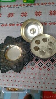 Predám keramické sošky a po striebrene jablko