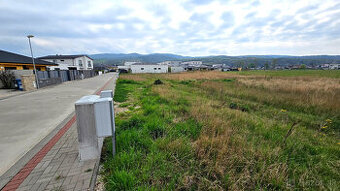 Stavebný pozemok v obci Banka pri Piešťanoch – 790 m²