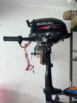 Lodný motor Suzuki 2,5
