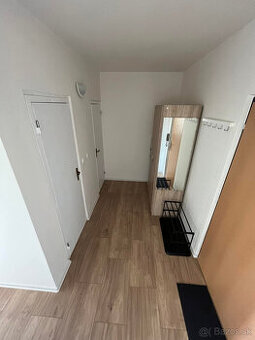 1 izbovy byt Hlohovec, prenajom