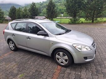 Kia Ceed combi 1.4 benzin 77 kw rok 5/2008 180000 km
