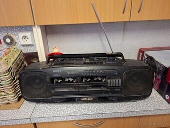Kazetové radio.