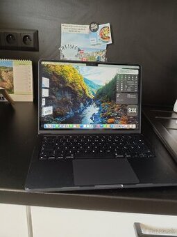 MacBook air M3 2024