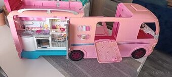 Barbie karavan a Barbie lietadlo