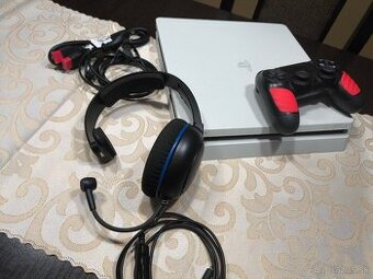 Sony PlayStation 4 slim