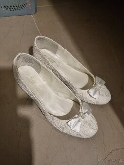 Dievcenske lodicky, topanky velk. 37