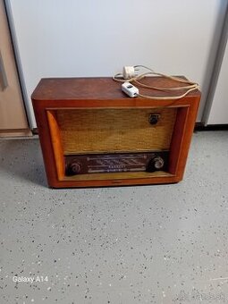 Retro radio tesla