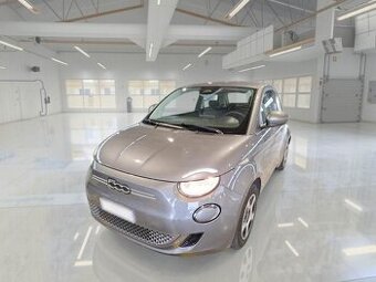 Fiat 500e Elettrica Passion 42kWh 118k za 17.900,- € s DPH