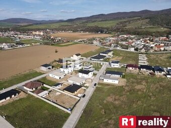 Lukratívny stavebný SPA pozemok (784 m2) / Banka pri Piešťan