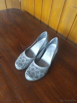 Kožené topánky a čižmy veľ. 38