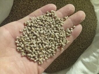 Krmivo pre sliepky prebytok...