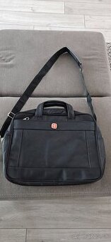 Predám pevnú kvalitnú tašku na Notebook