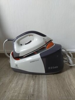 Electrolux Quicksteam Parný generátor / žehlička