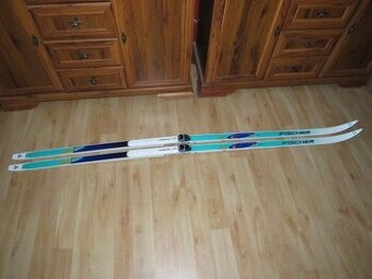 Predam bezky FISCHER,215 cm,SNS,supiny v strede