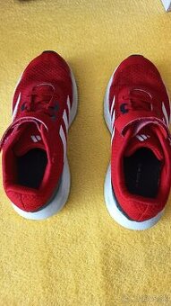 Adidas tenisky veľ. 33