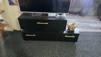 Stolík pod televízor