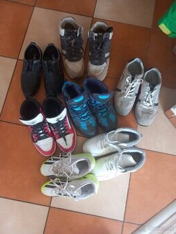 Balík oblečenia pre chodcov + obuv