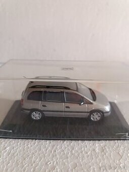 modely aut 16
