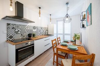Kompletne zrekonštruovaný 2-izbový byt s balkónom