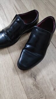 Elegantné detské topanky k obleku