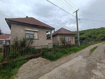 25 min. z Košíc 2-izbový rodinný dom v meste Gönc, Maďarsko