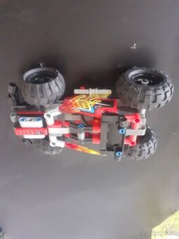 Predam lego technic auto