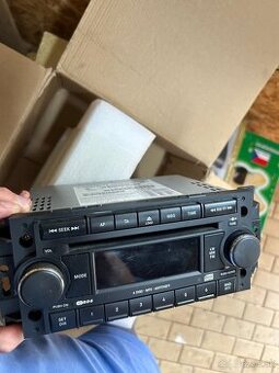 predam radio Chrysler 300c