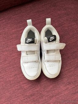 Tenisky Nike 28