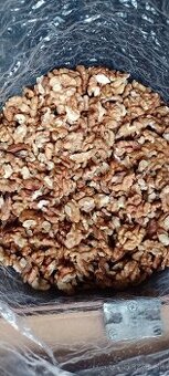 Ponukam vlasske orechy lupane 7,50€ /kg