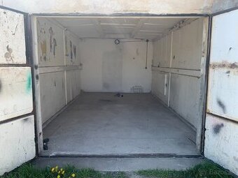 Garáž na Juhu blízko Auparku 5 min. pešo