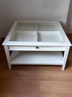 konferenčný stôl + nočný stolik ikea