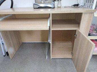 Predám písací stôl