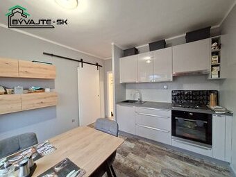 Jednoizbový byt v Prievidzi - Staré sídlisko (Čínsky múr) - 1