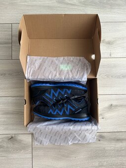 Pracovná obuv s oceľovou špičkou 39