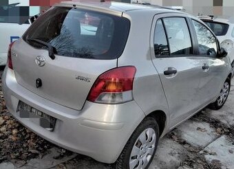 Toyota Yaris predám DVERE a iné diely